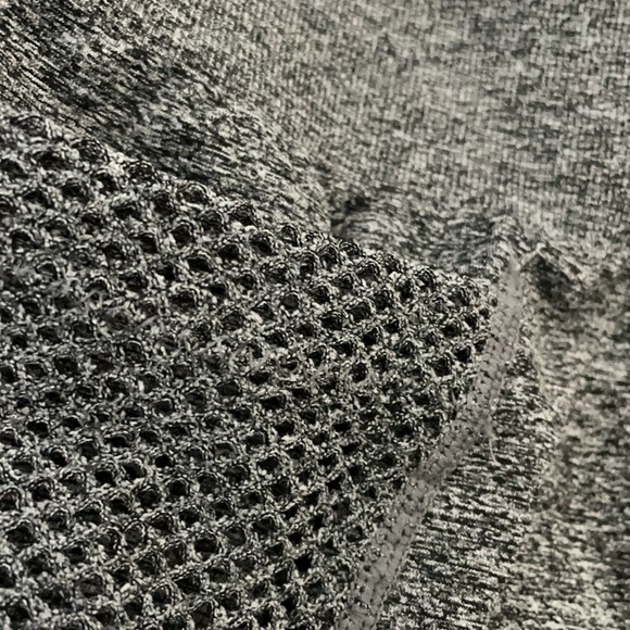 Shorts with mesh phone pocket - Picture 4 of 4